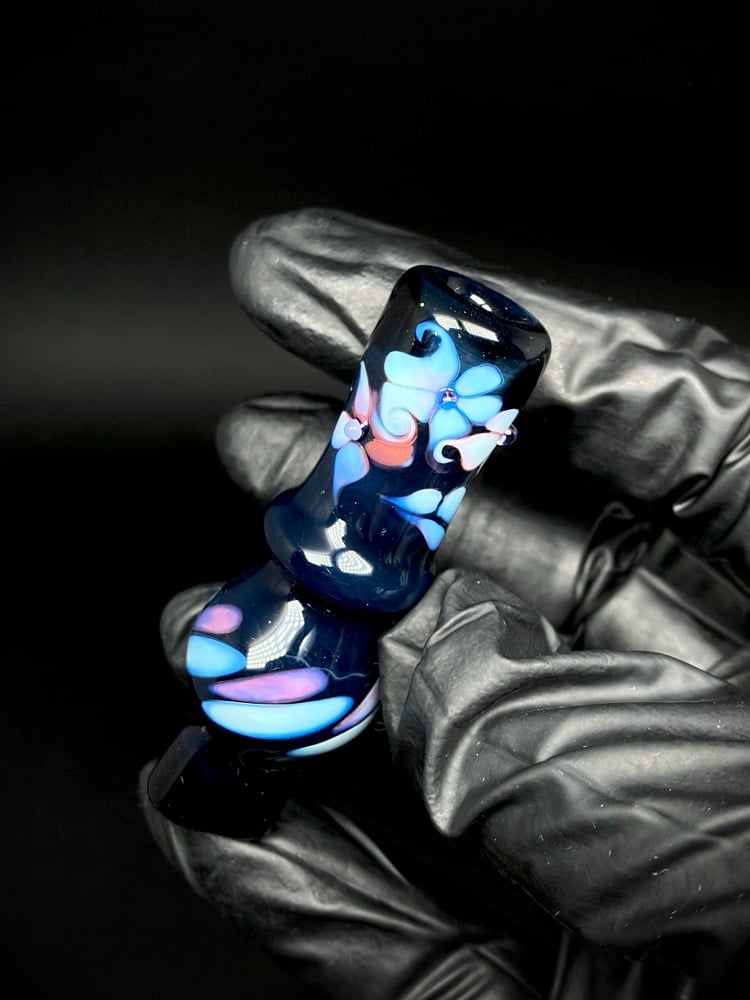 Floral J-holder Image 5