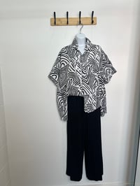 Image 2 of Squiggle Top Black or Blue 