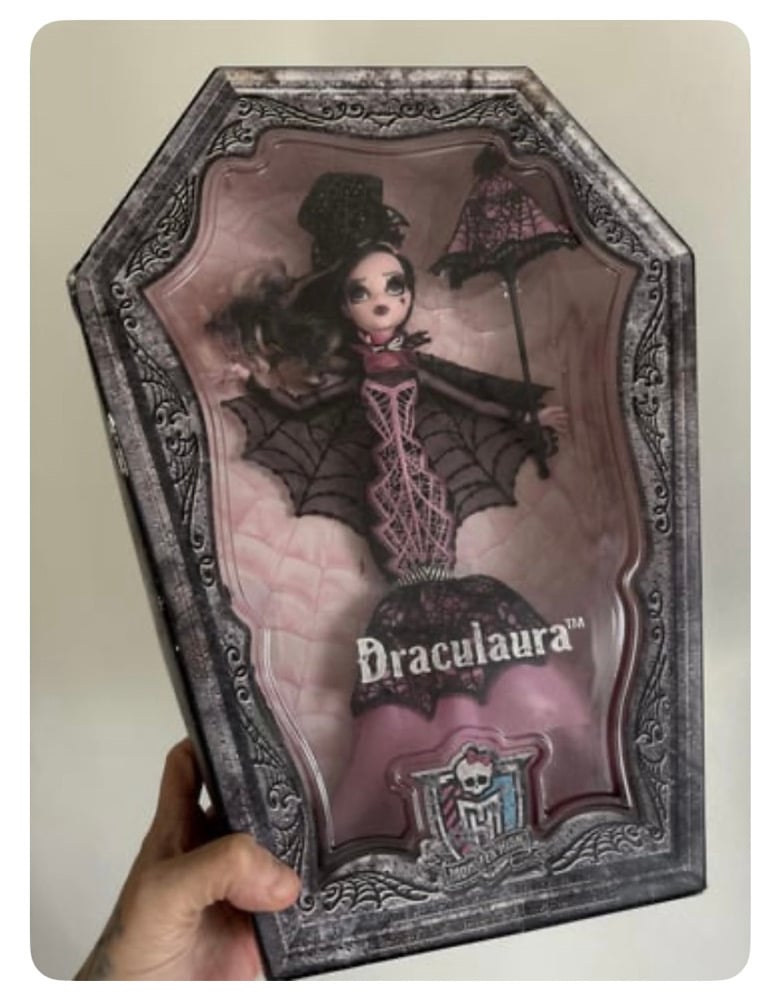 Image of Draculaura Anniversary Doll