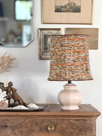 Image 1 of Lampe en céramique et abat-jour tissé