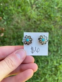 Turquoise floral earring 