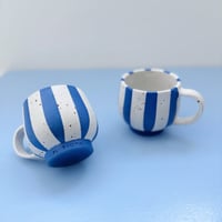 Image 3 of Circus cup with handle - Blue & white
