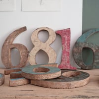 Image 6 of Chiffres en bois