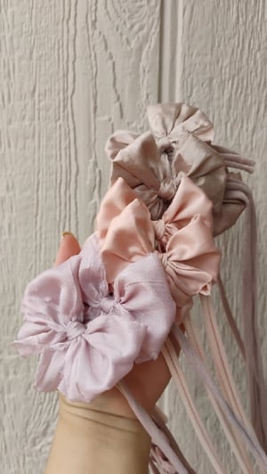 Image of Still bows