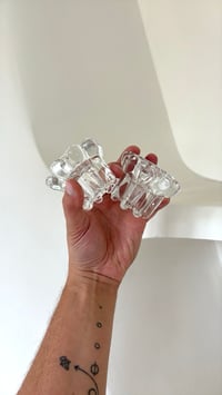 Image 2 of Paire de bougeoirs de table en verre