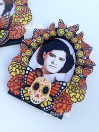 Image 4 of LOLA BUTTERFLY FRAME 