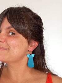 Image 15 of Boucles d'oreilles "Nerina" en cuir upcyclé 