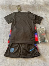 Image 2 of England kit black 