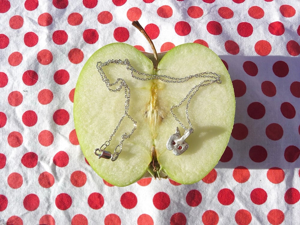 "Play Apple" Studio Sample (Red)