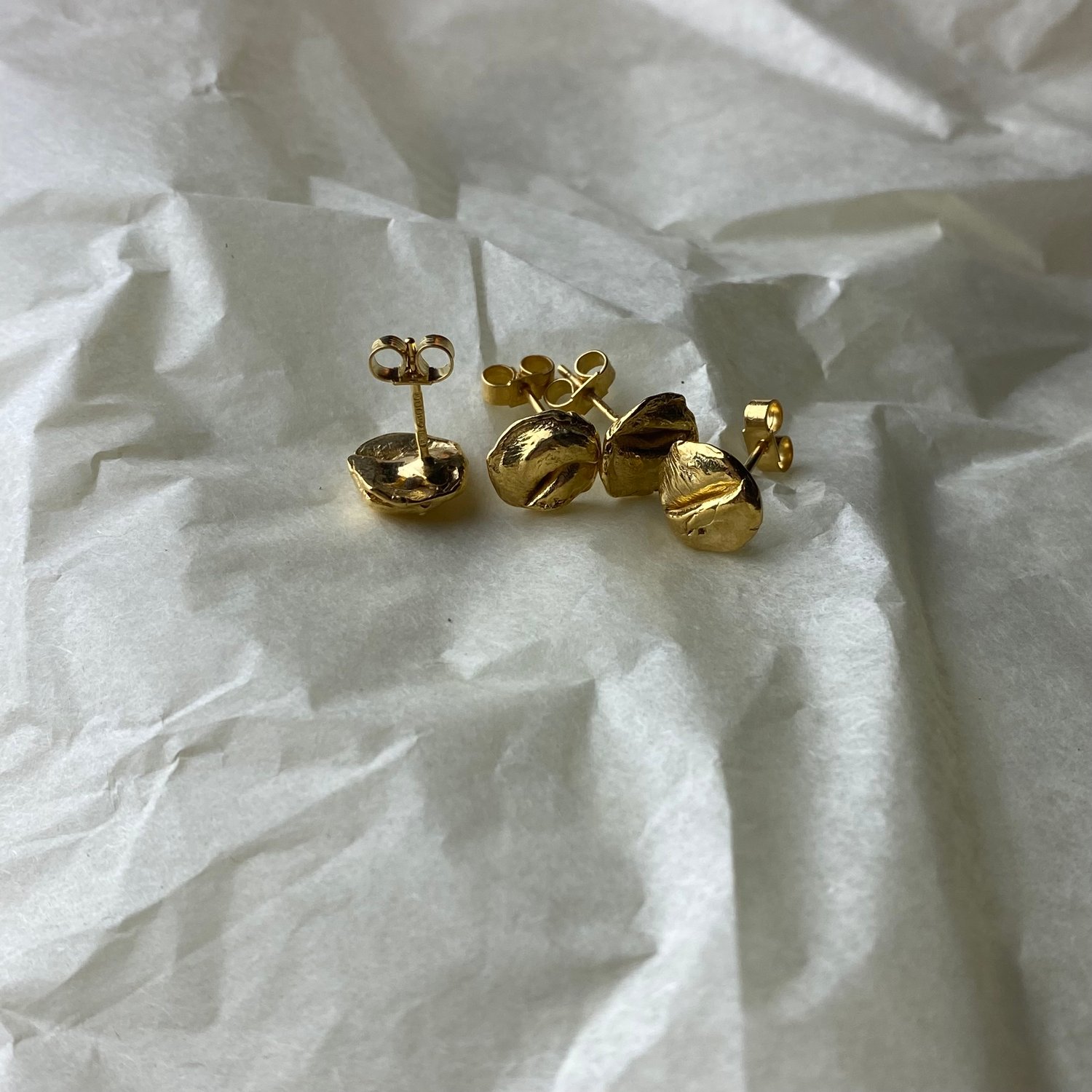 Image of 22ct Gold Vermeil Mini Uisce Stud 