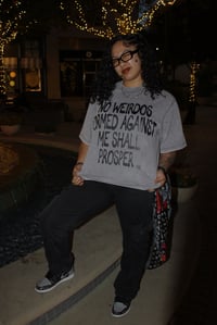 Image 2 of No weirdos tee (grey)