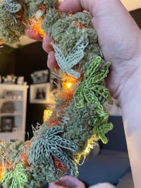 Image 4 of Peach Rizz Strain 8” Wreath