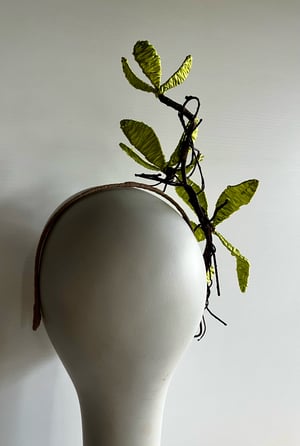 Image of Chartreuse raffia flowers 