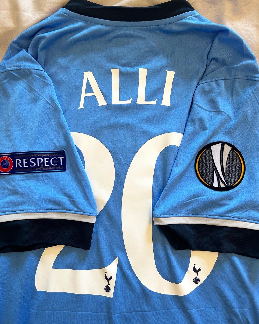 Image of Tottenham Hotspur “ALLI 20” 2015/16 Away Shirt + UEL patches (M)