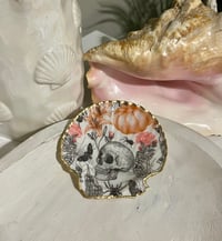 Image 1 of Scallop Trinket Dish SD100
