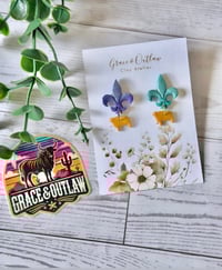 Image 2 of Fleur de lis Brahman