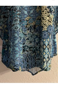 Image 5 of New Large Petite Kim Roger’s top #819*8