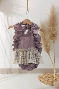 Image 1 of Baby romper for photo shoots | Bianca | age 9-12 months | sitter | dusty purple | fotorequisiten 