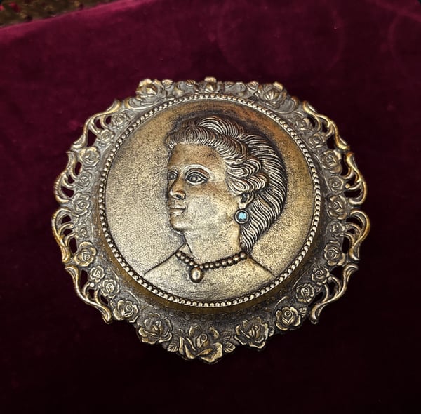 Image of Vintage Gold Jewelry Music Box