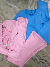 Image 3 of tie back cupped flared set 