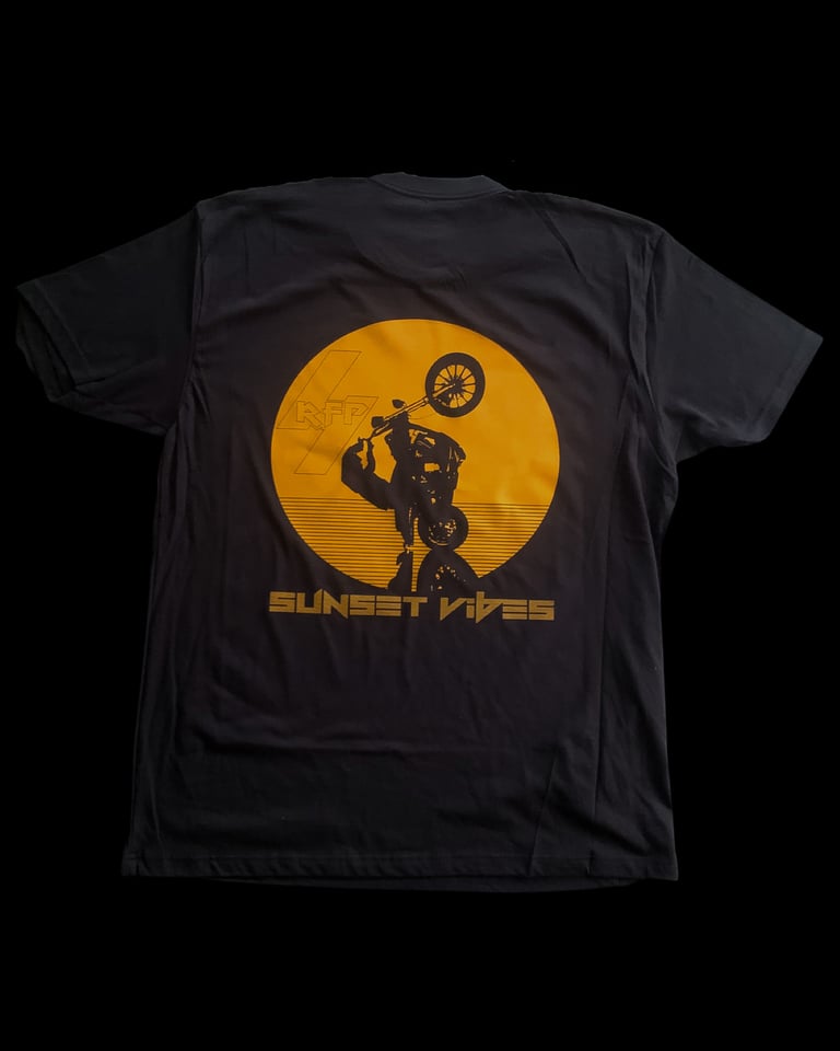 Sunset Vibes Tee Black