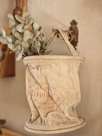 Image 3 of Le seau de pompier 