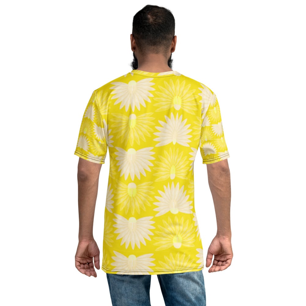 Image of Beetle Leaf Men's T-shirt illuminating yellow