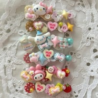 Image 1 of hug me sanrio duo hairclips