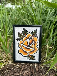 Yellow rose (0) left