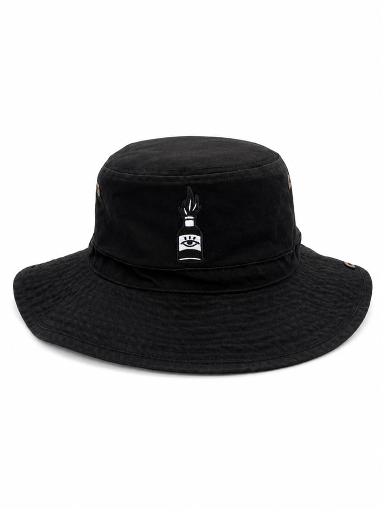 Chapeau Capsule 