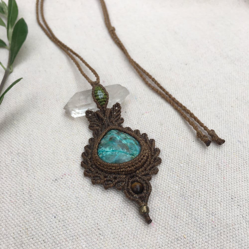 Image of Macrame necklace with Andean opal and quartz 