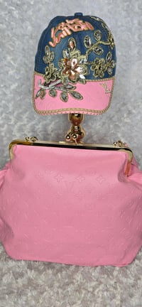 Image 1 of 13 Pink large kiss lock w/ hat
