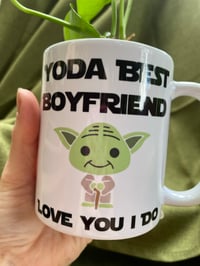 Image 2 of Golden Pothos in Yoda Boyfriend Mug