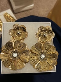 Image 2 of Gold big flower
