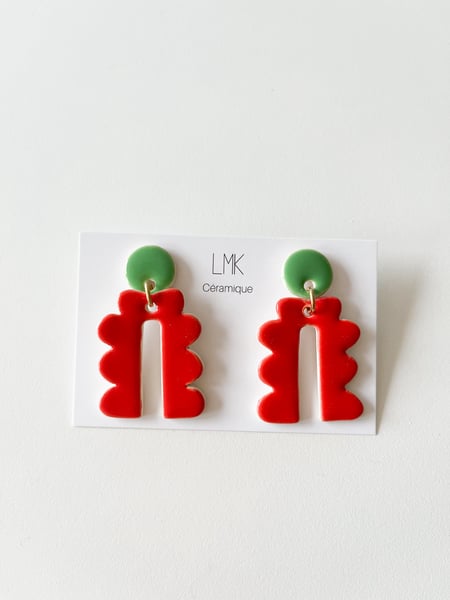 Image of Paire de boucles d'oreilles céramique ARCHFLOW vert pomme et rouge