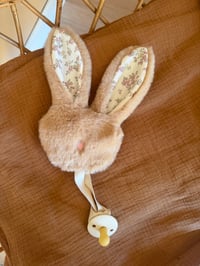 ATTACHE SUCETTE LAPIN  AU CHOIX 