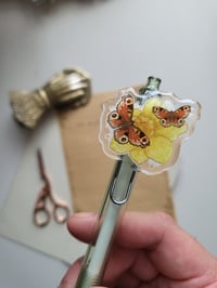 Image 3 of Butterfly Daffodil Pen 