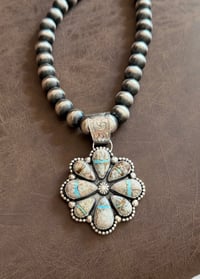 Image 2 of Royston Ribbon Full Cluster 