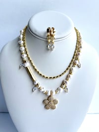 Image 1 of Daisy Trio