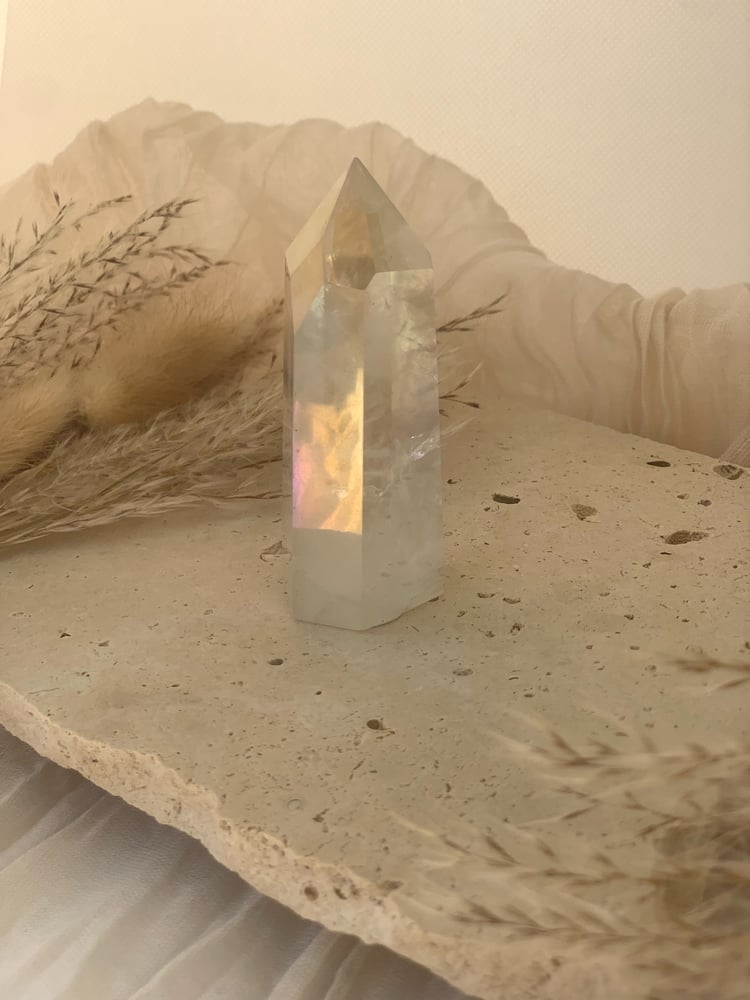 Image of Aura Clear Quartz Tower# 114 (Light Aura) sml