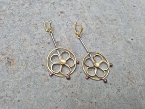 Bullet cussings flowers earrings 