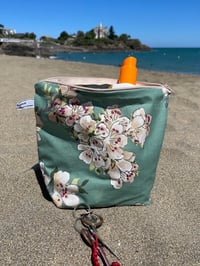 Image 2 of Pochette en toile enduite 