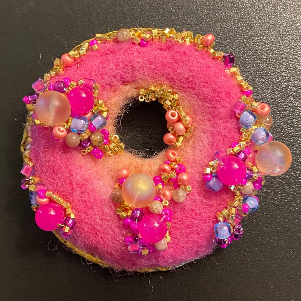 ::felt:: Pink Donut Pin-Brooch