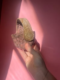 Image 2 of Pink little basket, rose lace 
