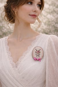 Image 2 of Broche Lapin douceur printanière 