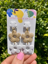 Image 4 of DAISY CHAINS - White/Latte