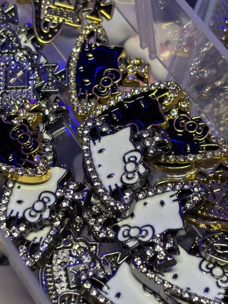 Image of HK planet bling