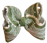 Green glitter with lace and pearls 