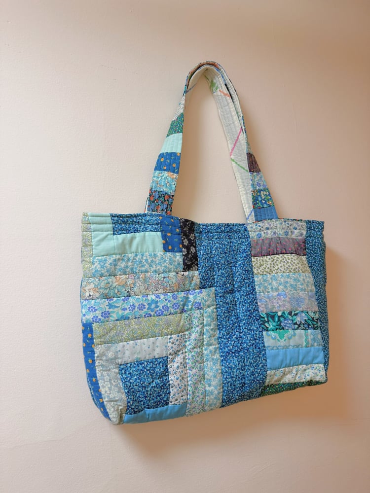 Image of Large Quilted Tote Bag — Blue Log Cabin