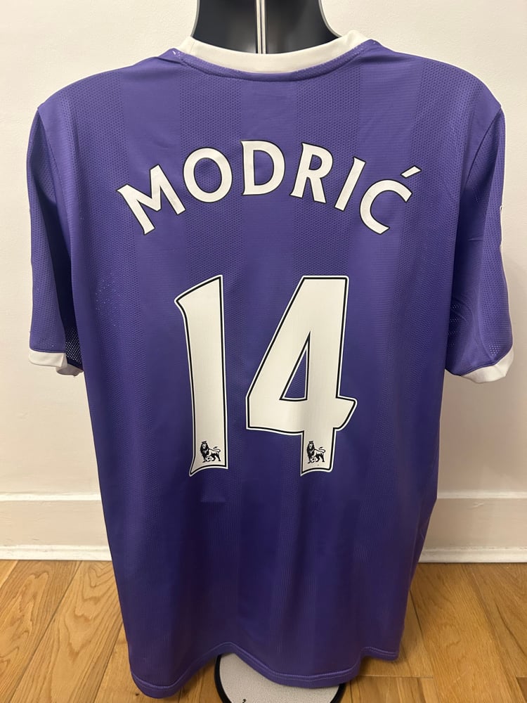 ThreadsOfN17 — Tottenham Hotspur “MODRIĆ 14” 2011/12 Away Shirt +